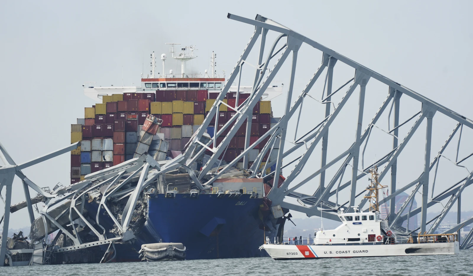 Police had about 90 seconds to stop traffic before Baltimore bridge fell. 6 workers are feared dead